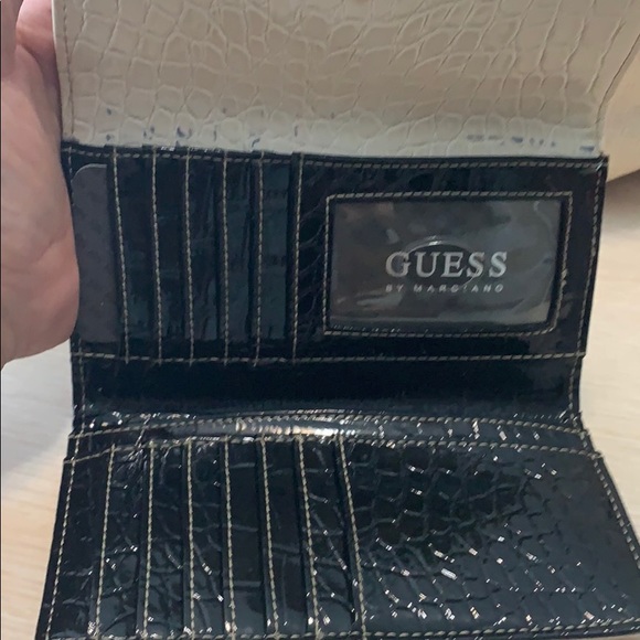 Guess (10) - Picture 8 of 10